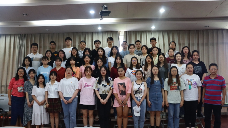 EwFk_1653035282619059252.jpg 20220513学院开展毕业生党员座谈会07.jpg