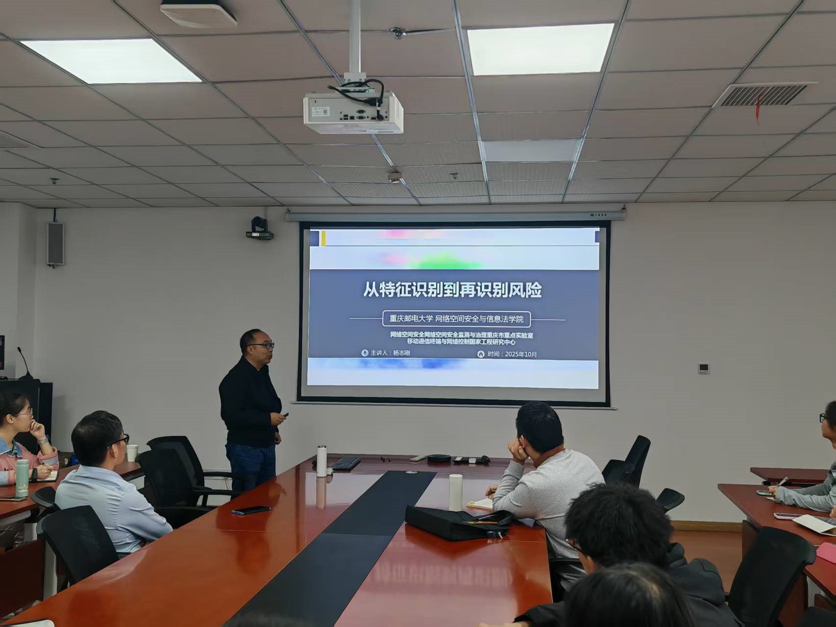 CCF走进校园活动2.jpg CCF走进校园活动2.jpg