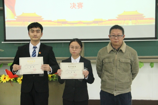 1543552654081054986.jpg IMG_0931.jpg